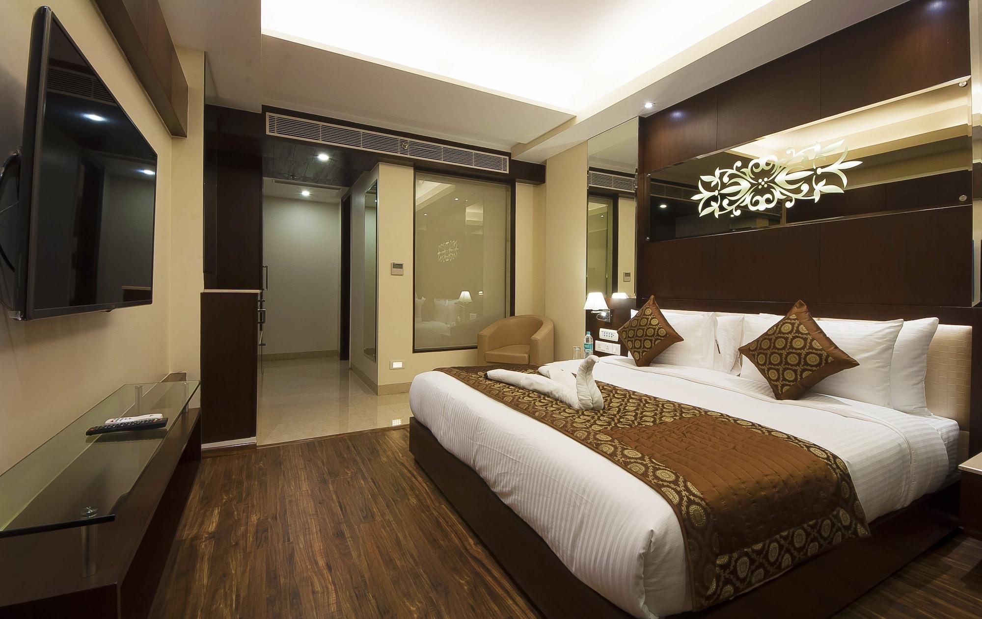 Hotel Golden Grand Delhi  Buitenkant foto