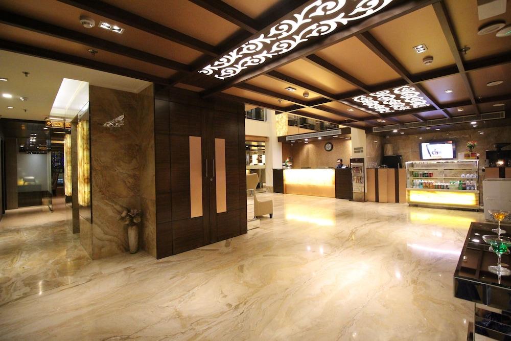 Hotel Golden Grand Delhi  Buitenkant foto
