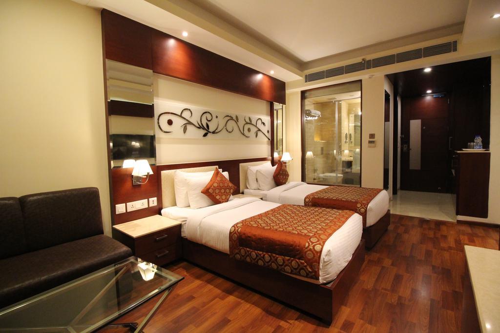 Hotel Golden Grand Delhi  Buitenkant foto